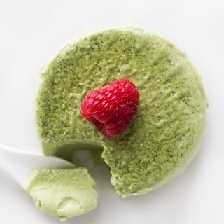 Rich and Creamy Green Tea Panna Cotta - so easy, it takes less than 10 minutes to prepare!