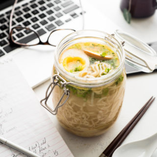 Be the envy of the office with this Take-to-Work Mason Jar Ramen!
